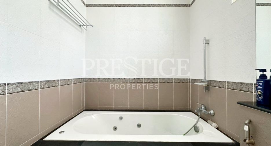For sale and for rent 6 bedrooms house in Bang Lamung, Chonburi