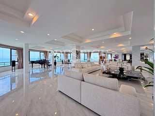 For rent 2 bedrooms condo in Na Jomtien, Pattaya