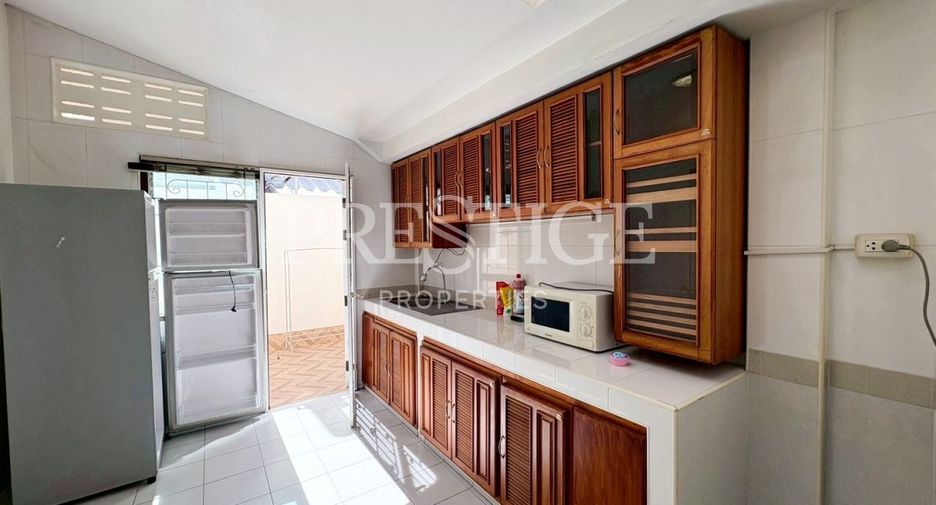 For rent 2 bedrooms house in Bang Lamung, Chonburi
