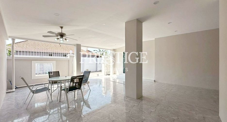 Casa en venta y en alquiler de 4 habitaciones en Bang Lamung, Chonburi