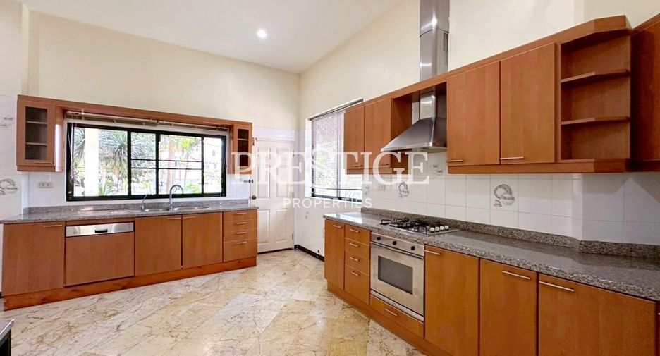 For rent 5 bedrooms house in Bang Lamung, Chonburi