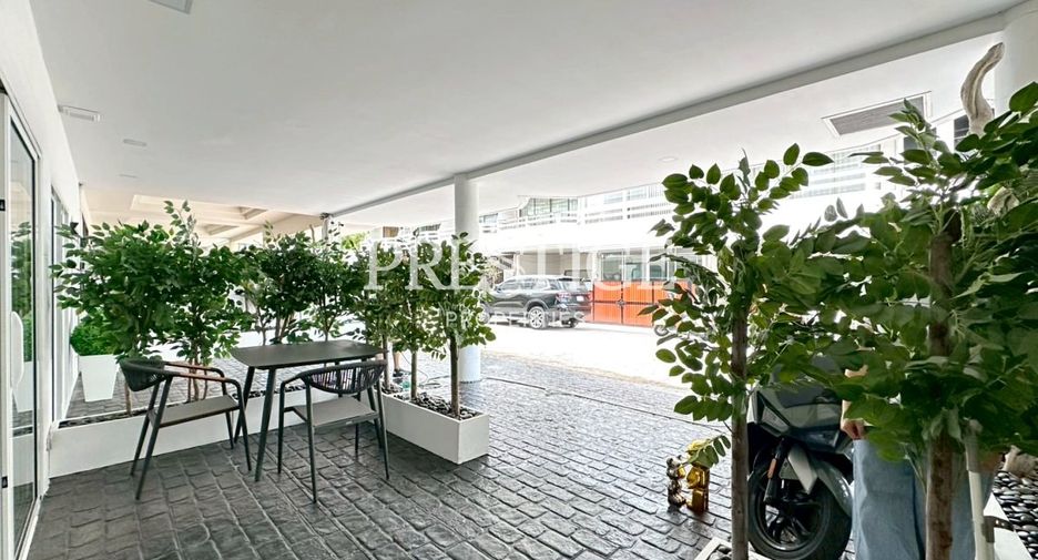For rent 2 bedrooms condo in Bang Lamung, Chonburi