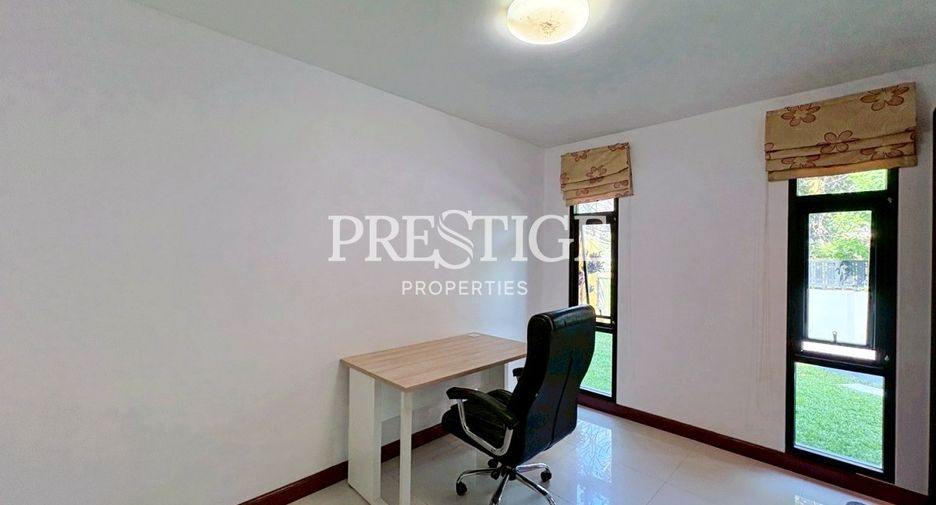 Casa en alquiler de 4 habitaciones en Bang Lamung, Chonburi