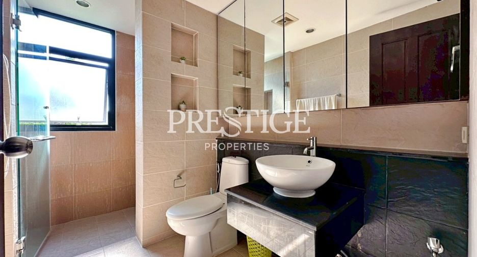 Casa en alquiler de 4 habitaciones en Bang Lamung, Chonburi