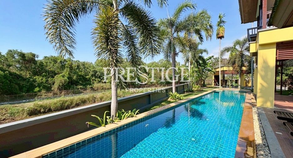 Casa en alquiler de 4 habitaciones en Bang Lamung, Chonburi