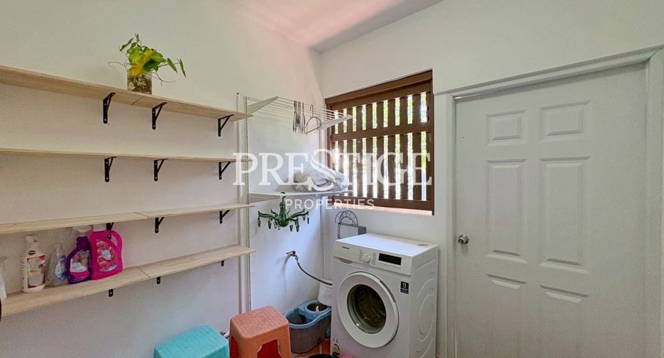 Casa en alquiler de 4 habitaciones en Bang Lamung, Chonburi