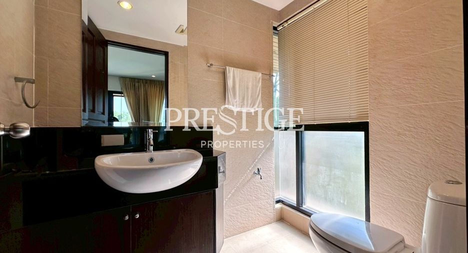Casa en alquiler de 4 habitaciones en Bang Lamung, Chonburi