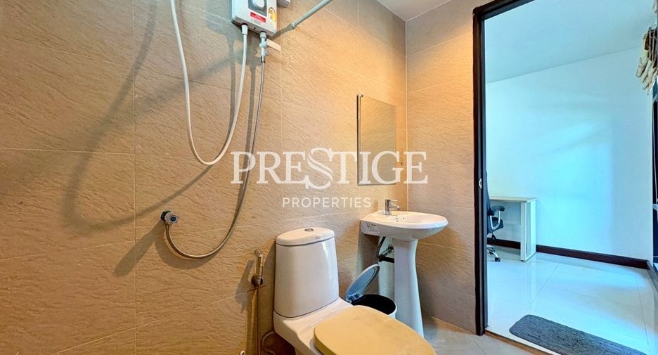 Casa en alquiler de 4 habitaciones en Bang Lamung, Chonburi