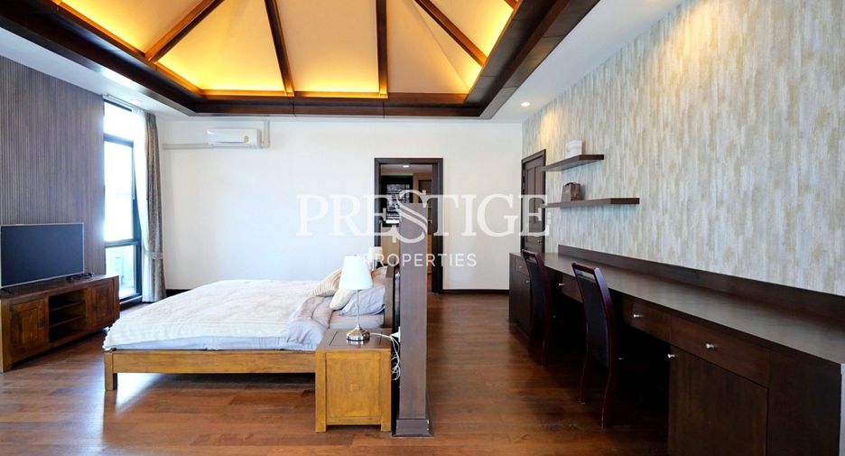 Casa en alquiler de 4 habitaciones en Bang Lamung, Chonburi