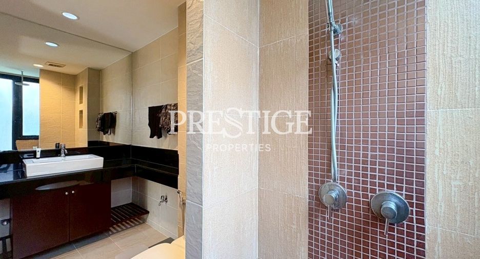 Casa en alquiler de 4 habitaciones en Bang Lamung, Chonburi