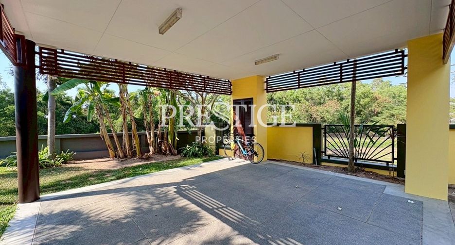 Casa en alquiler de 4 habitaciones en Bang Lamung, Chonburi