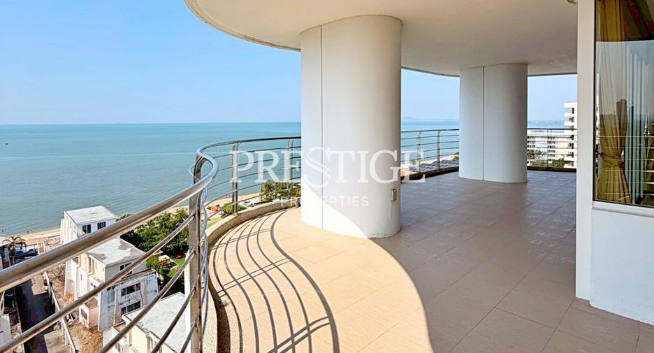 For rent 3 bedrooms condo in Jomtien, Pattaya