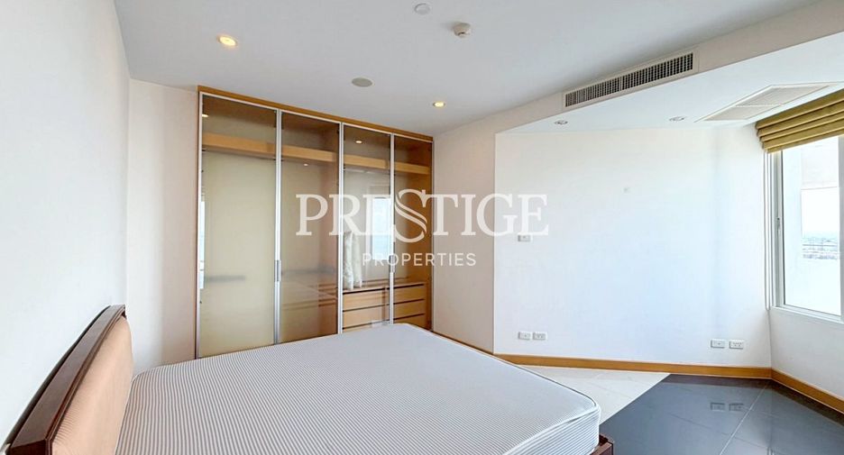 For rent 3 bedrooms condo in Jomtien, Pattaya