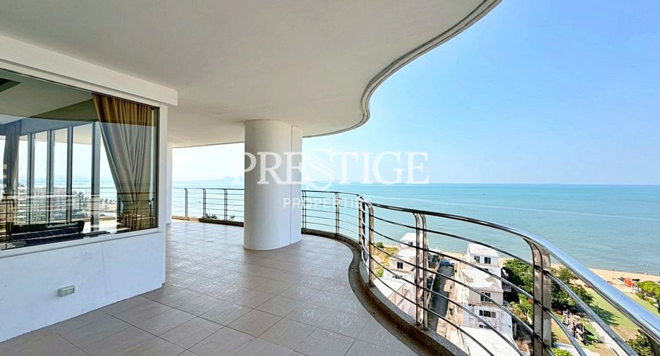 For rent 3 bedrooms condo in Jomtien, Pattaya