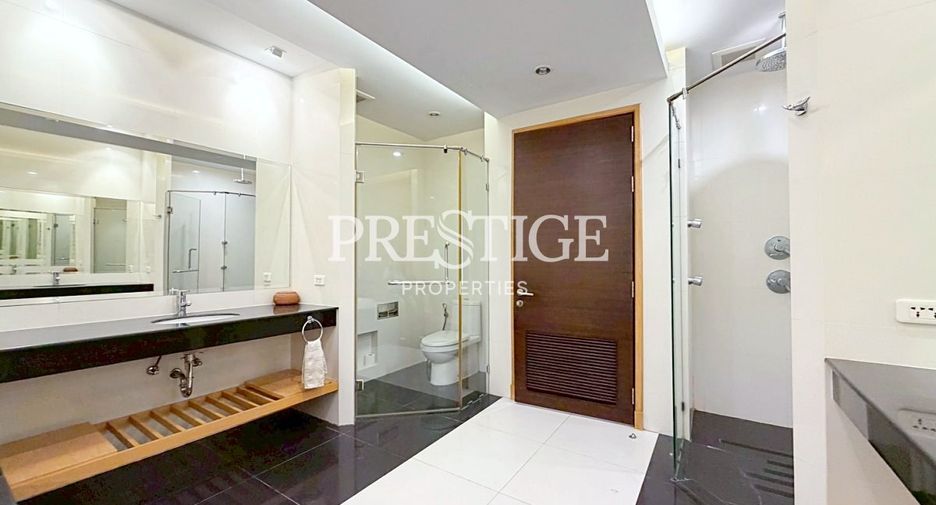 For rent 3 bedrooms condo in Jomtien, Pattaya