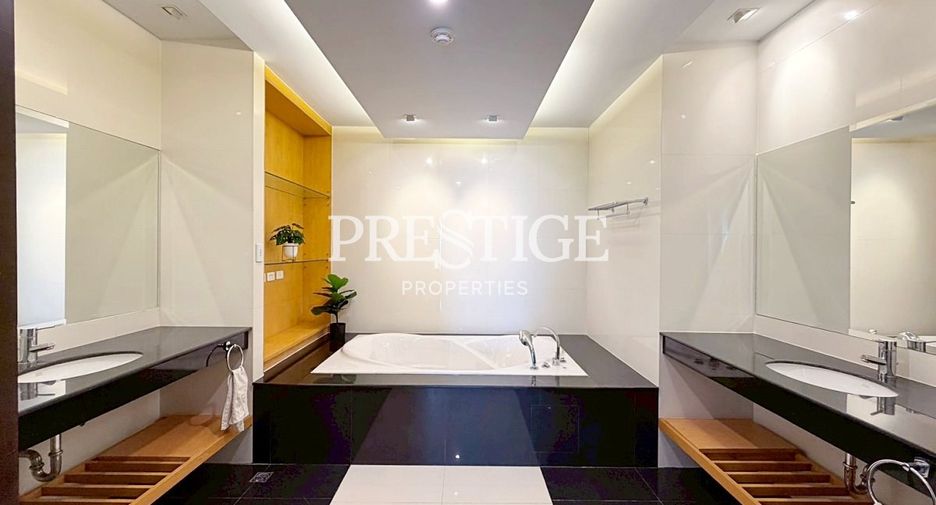 For rent 3 bedrooms condo in Jomtien, Pattaya
