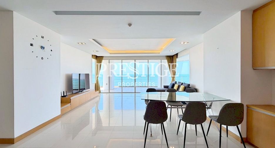 For rent 3 bedrooms condo in Jomtien, Pattaya