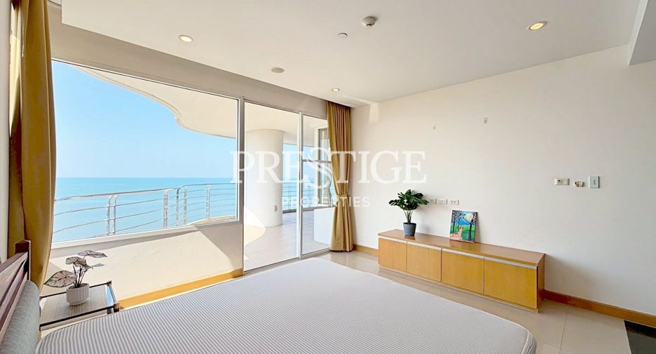 For rent 3 bedrooms condo in Jomtien, Pattaya
