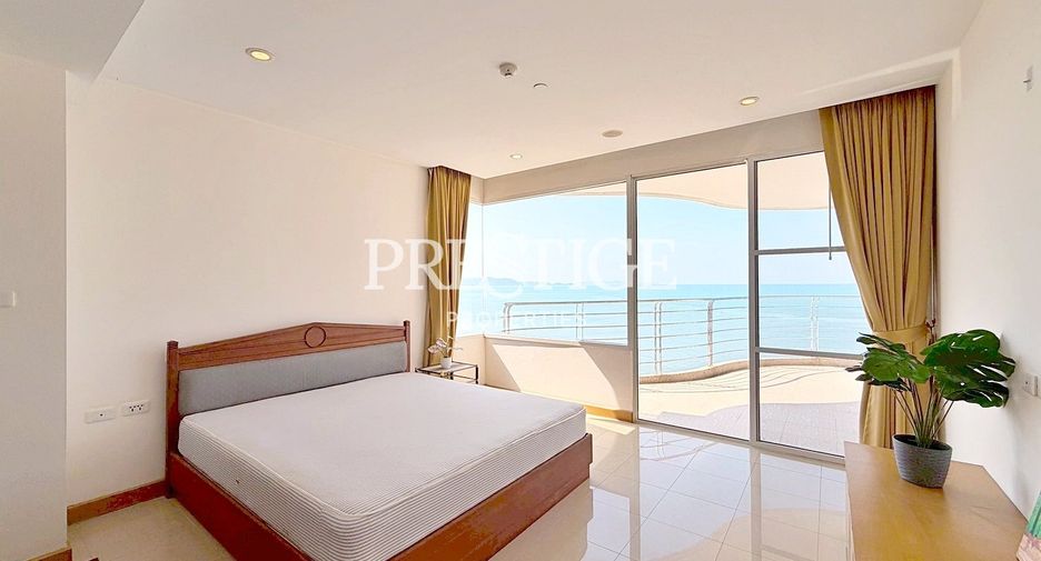 For rent 3 bedrooms condo in Jomtien, Pattaya