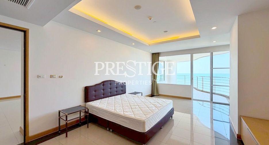 For rent 3 bedrooms condo in Jomtien, Pattaya
