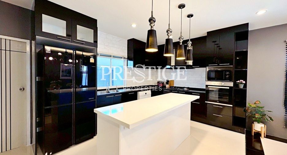 For rent 6 bedrooms house in Bang Lamung, Chonburi