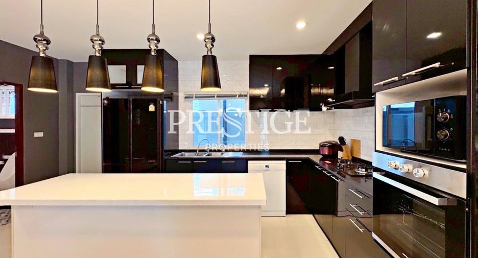 For rent 6 bedrooms house in Bang Lamung, Chonburi