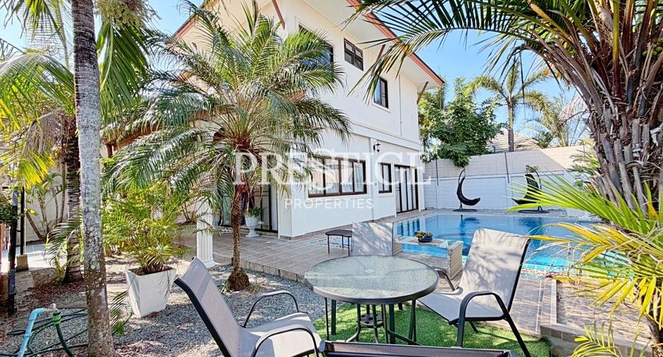 For rent 3 bedrooms house in Huay Yai, Pattaya