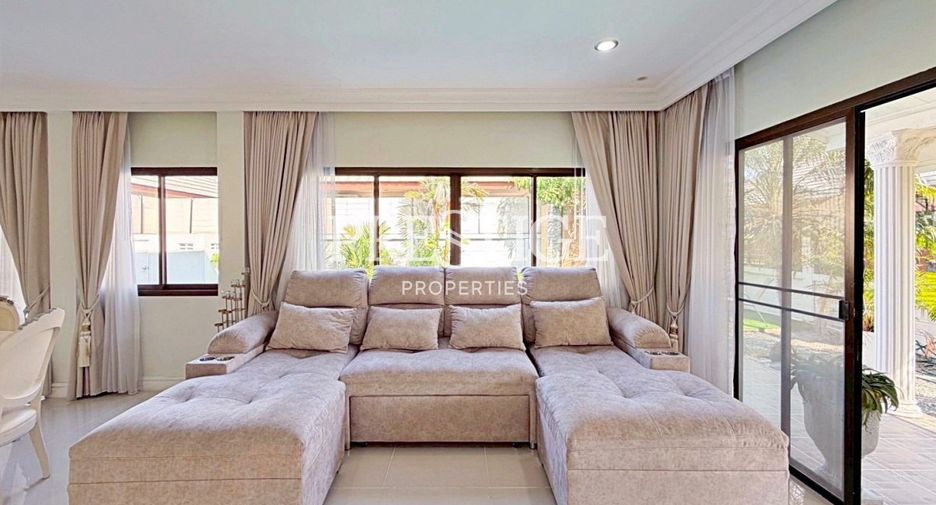 For rent 3 bedrooms house in Huay Yai, Pattaya