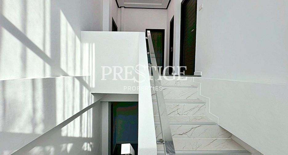 Haus zur Miete mit 5 Zimmer in Bang Lamung, Chonburi
