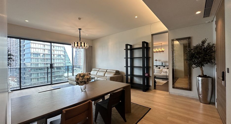 For rent 5 bedrooms condo in Watthana, Bangkok