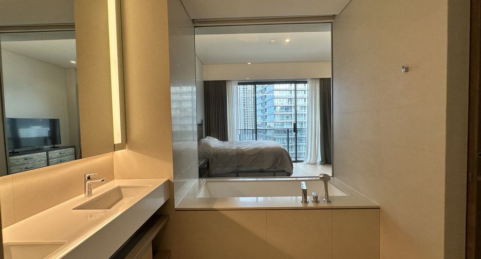 For rent 5 bedrooms condo in Watthana, Bangkok