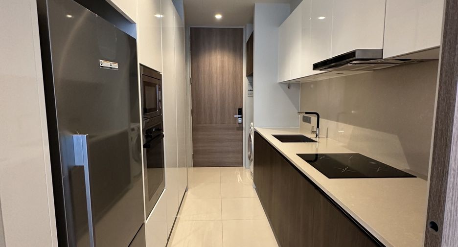 For rent 5 bedrooms condo in Watthana, Bangkok