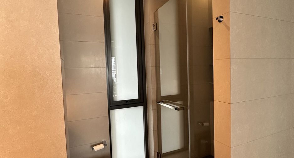 For rent 5 bedrooms condo in Watthana, Bangkok