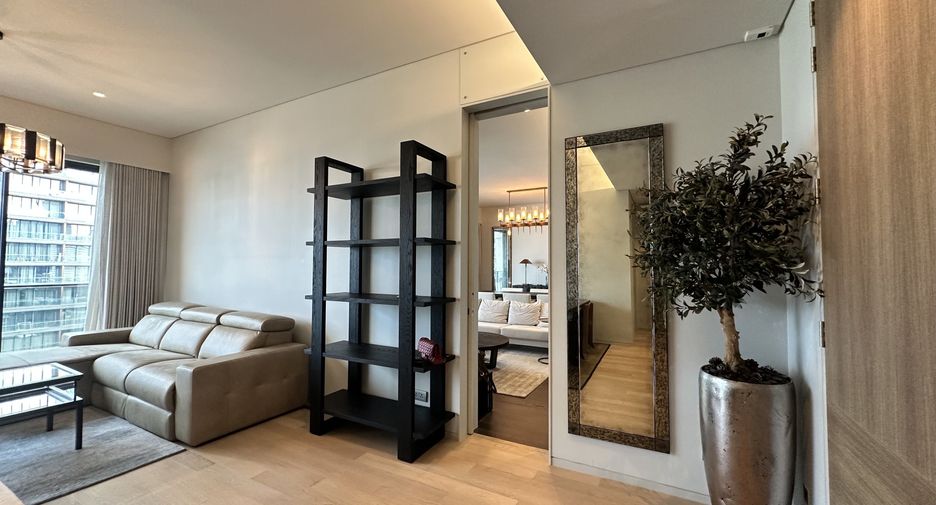 For rent 5 bedrooms condo in Watthana, Bangkok