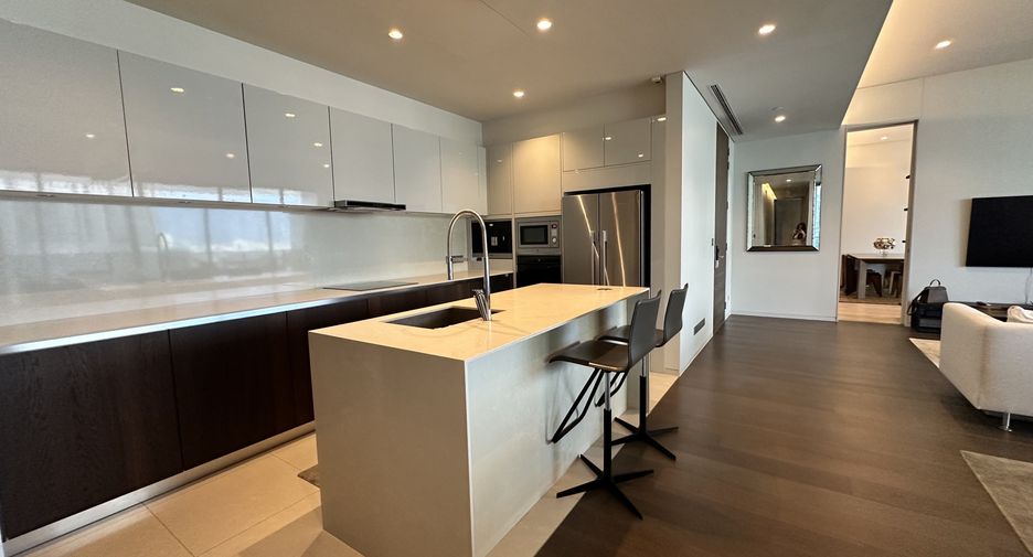 For rent 5 bedrooms condo in Watthana, Bangkok