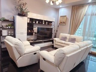 For rent 4 bedrooms condo in Huai Khwang, Bangkok