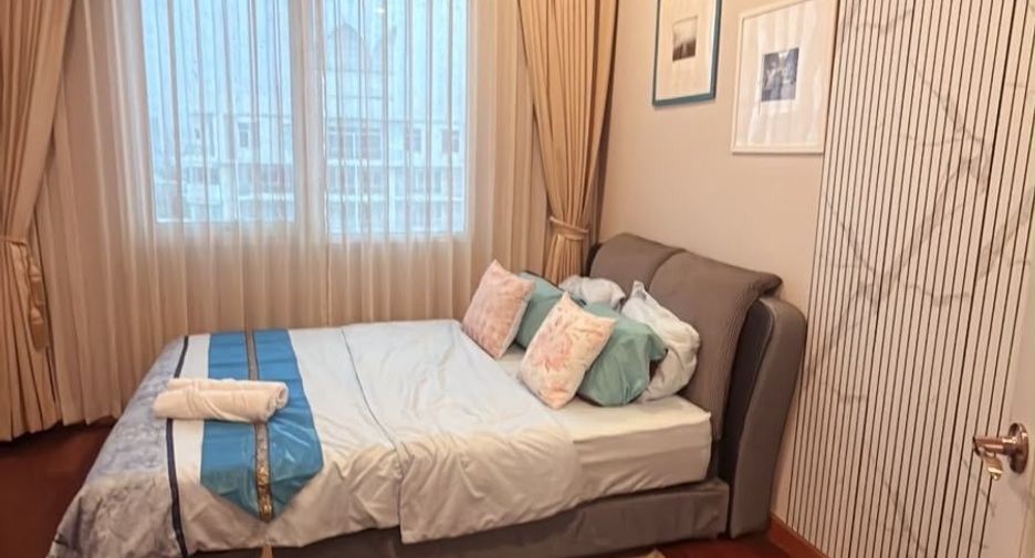For rent 4 bedrooms condo in Huai Khwang, Bangkok