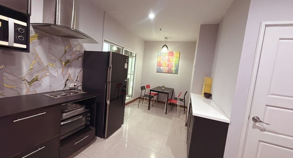 For rent 4 bedrooms condo in Huai Khwang, Bangkok