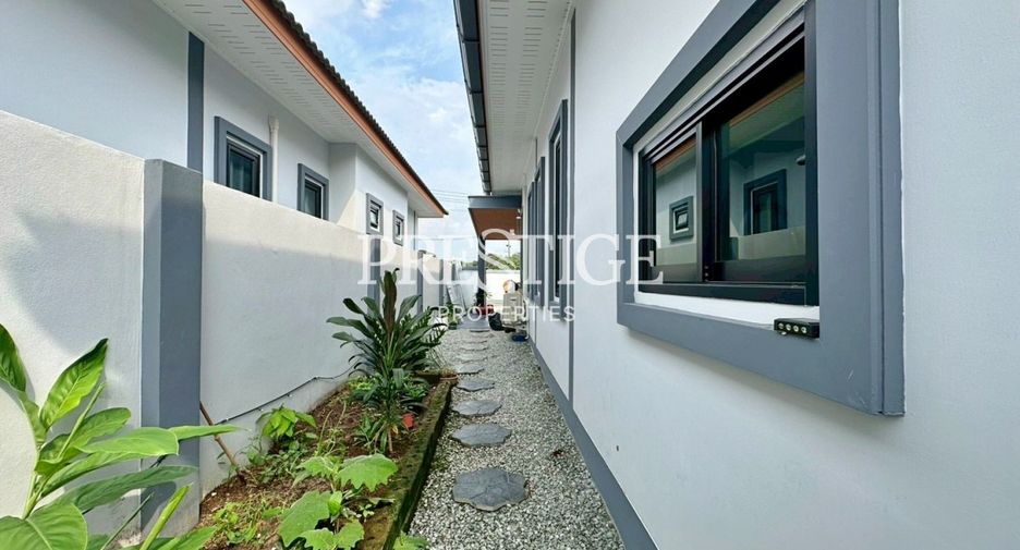 For rent 3 bedrooms house in Huay Yai, Pattaya