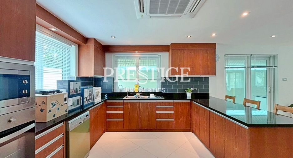 For rent 4 bedrooms house in Bang Lamung, Chonburi