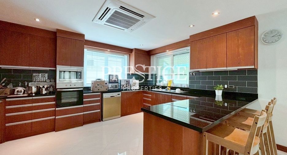 For rent 4 bedrooms house in Bang Lamung, Chonburi