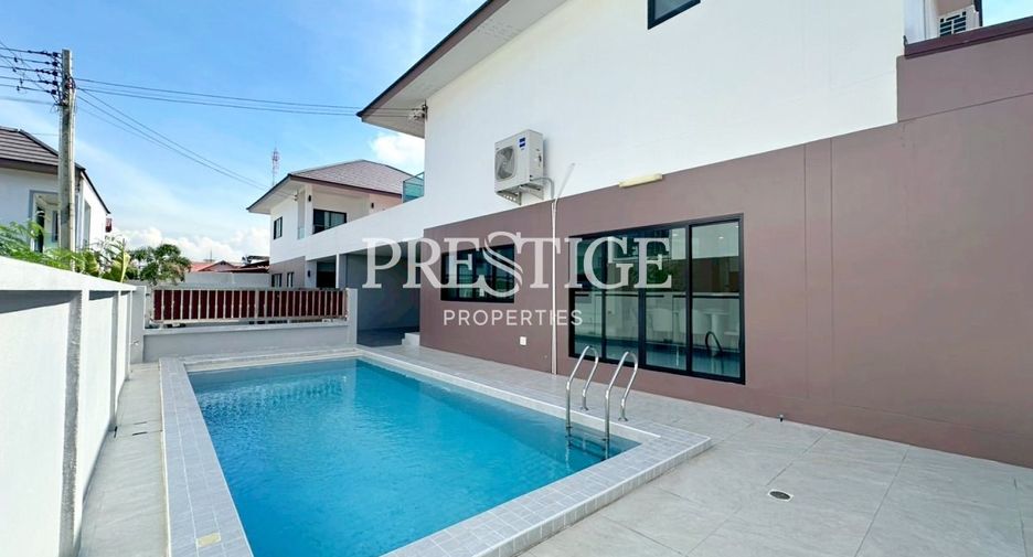 Haus zur Miete mit 5 Zimmer in Bang Lamung, Chonburi