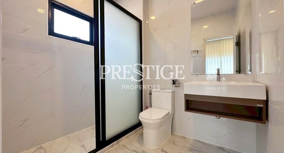Haus zur Miete mit 5 Zimmer in Bang Lamung, Chonburi