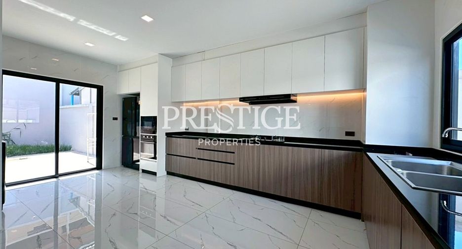 Haus zur Miete mit 5 Zimmer in Bang Lamung, Chonburi