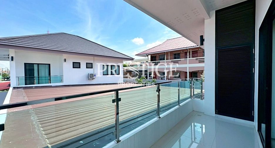 Haus zur Miete mit 5 Zimmer in Bang Lamung, Chonburi