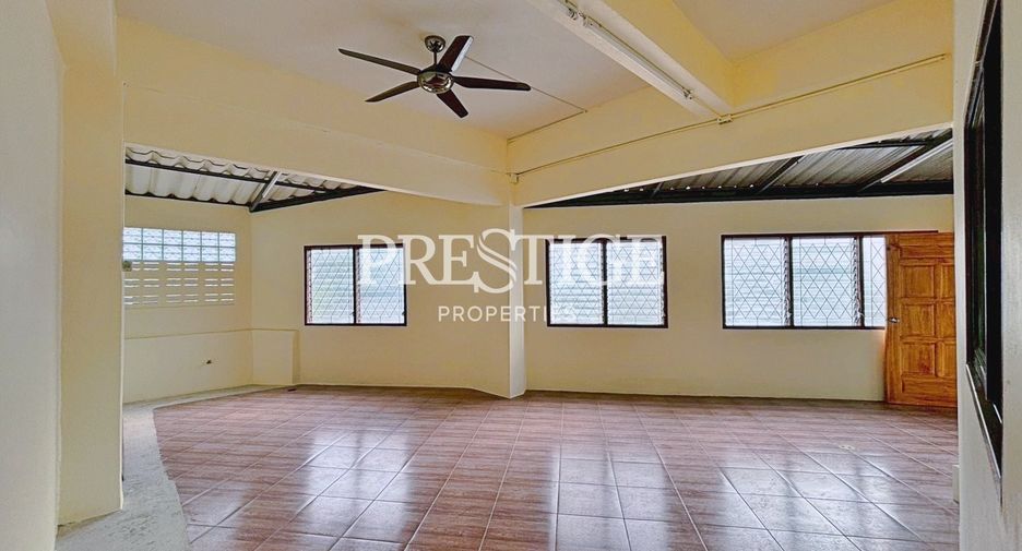 À louer 4 chambres local commercial à Bang Lamung, Chonburi