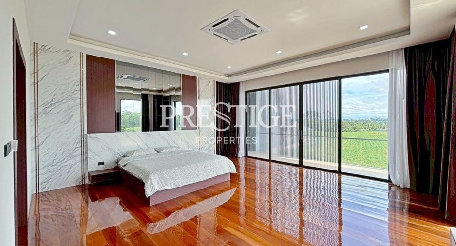 For rent 8 bedrooms house in Bang Lamung, Chonburi