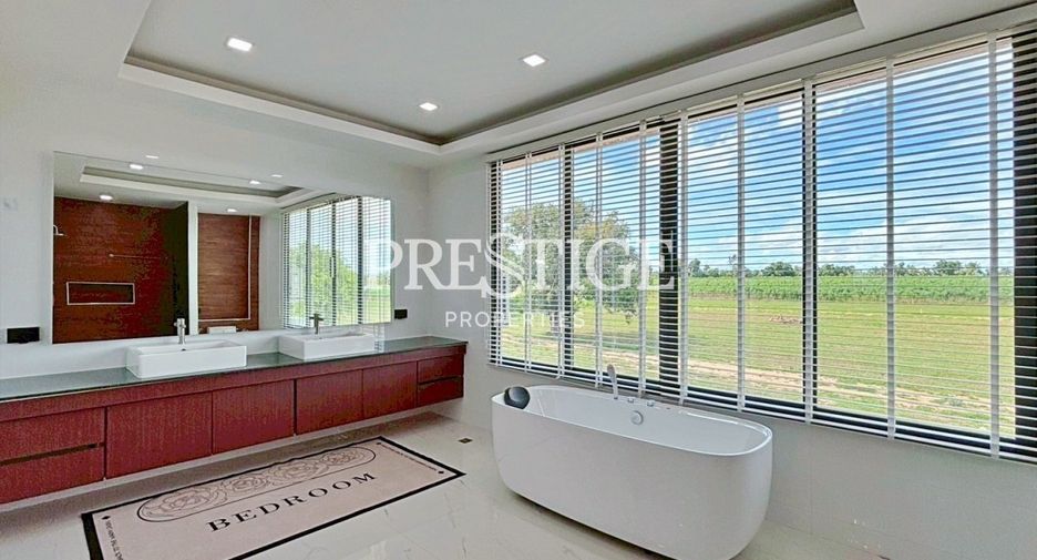 For rent 8 bedrooms house in Bang Lamung, Chonburi