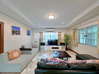 Haus zur Miete mit 5 Zimmer in Bang Lamung, Chonburi