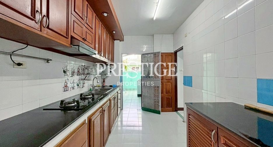 For rent 3 bedrooms house in Bang Lamung, Chonburi